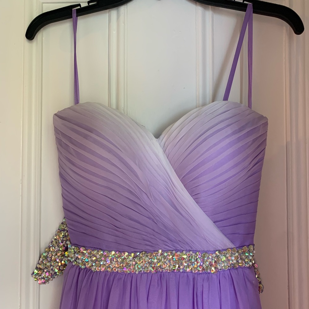 La Femme Prom / Wedding / Grad Formal dress, size 2 - Picture 7 of 16
